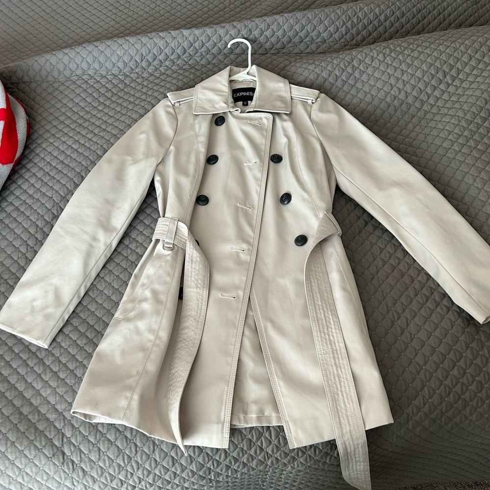Fitted express nude coat